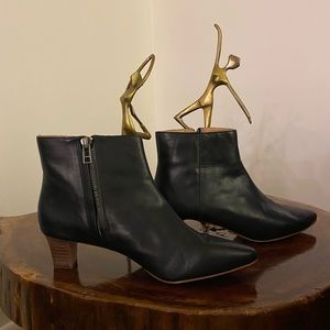 Madewell black leather Portia ankle bootie